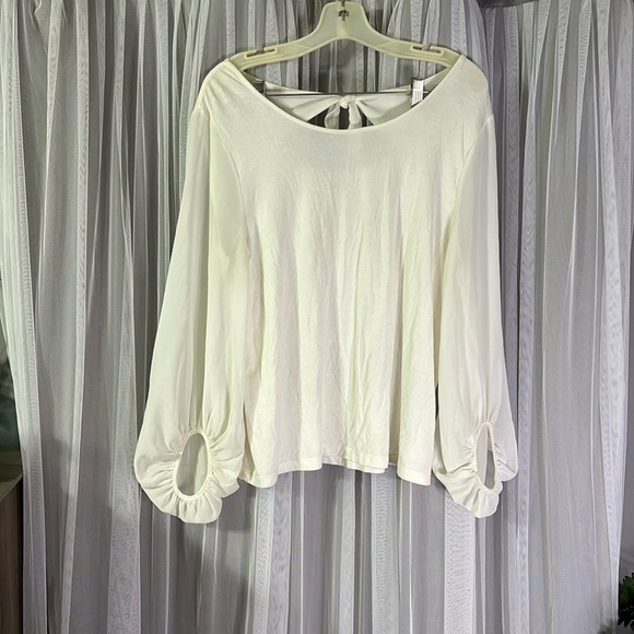 Stretchy cream sheer sleeves blouse! Tie back with key hole! - Picture 1 of 5